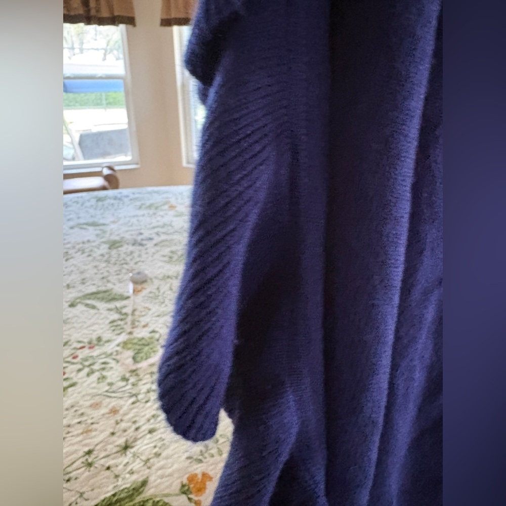 Polyester Knit Shawl - Picture 2 of 4